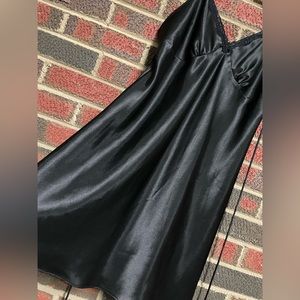 Adonna Black Nightie Négligée Nightgown Skip Dress Women’s Size Medium